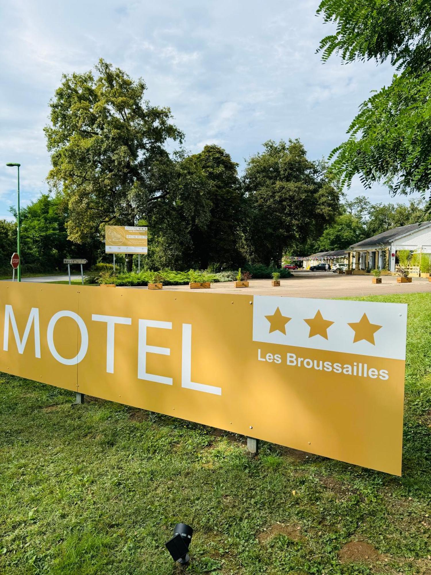 Motel Les Broussailles Mesves-sur-Loire Exterior photo